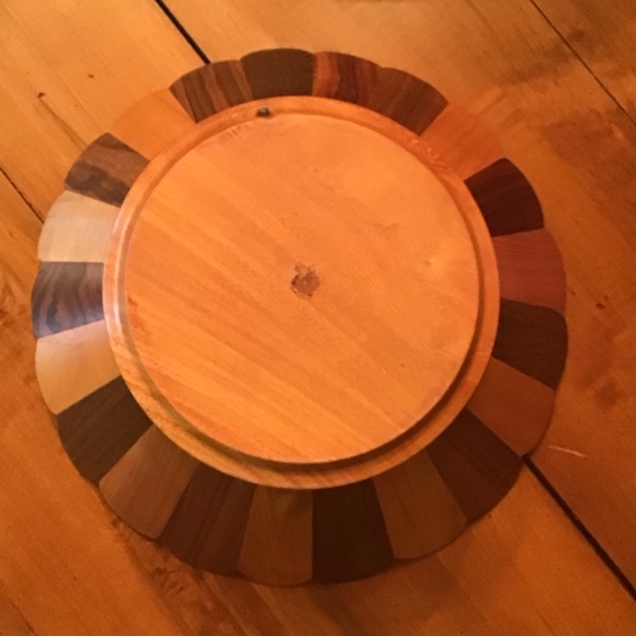 New Elegant Multitone Mahogany Wooden Decorative Bowl - Picture 3 of 3
